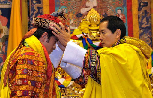 Bhutan's fourth King Jigme Singye Wangchuck crowns his son Jigme Khesar Namgyel Wangchuck as the fifth King