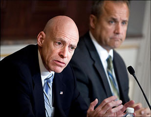 Edward Lazear of the White House's Council of Economic Advisers and budget director Jim Nussle discuss the projected deficit for fiscal 2009