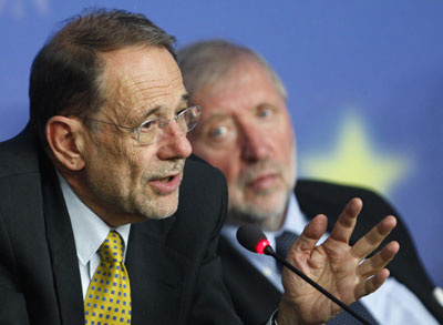 EU foreign policy chief Javier Solana and Slovenia's Foreign Minister Dimitrij Rupel hold joint news conference in Luxembourg June 16, 2008