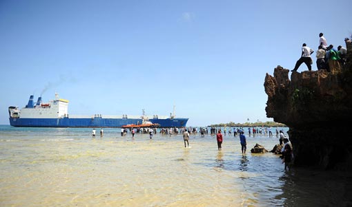 Belize flagged MV Faina released by Somali pirates