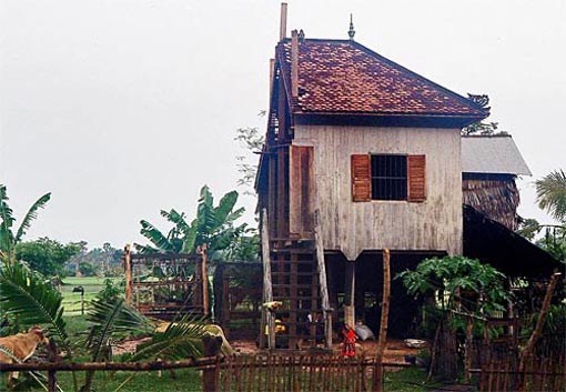 half a house remains after husband Moeun Sarim took the bits and pieces of the portion of the house he shared with his wife Vat Navy