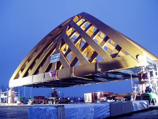 at the end of November 2008, a 360 tonne wooden bridge was positioned over the A7 national trunk road near Akkerwinde in Sneek (the Netherlands), completing the first phase of a unique project