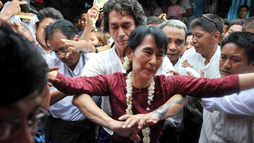 Kim Aris protects mother Aung San Suu Kyi